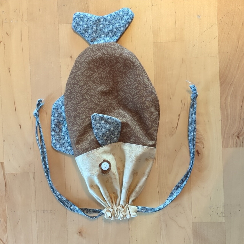 Fish-Shaped Primitive Drawstring Make-up Cosmetics Bag Quirky Purse